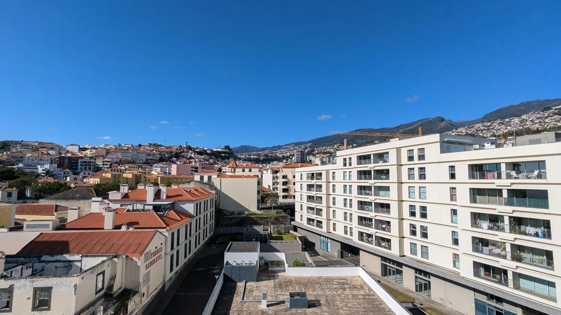 Apartment Top-Floor One-Bedroom Flats - Peaceful With Ocean And City Views Funchal
