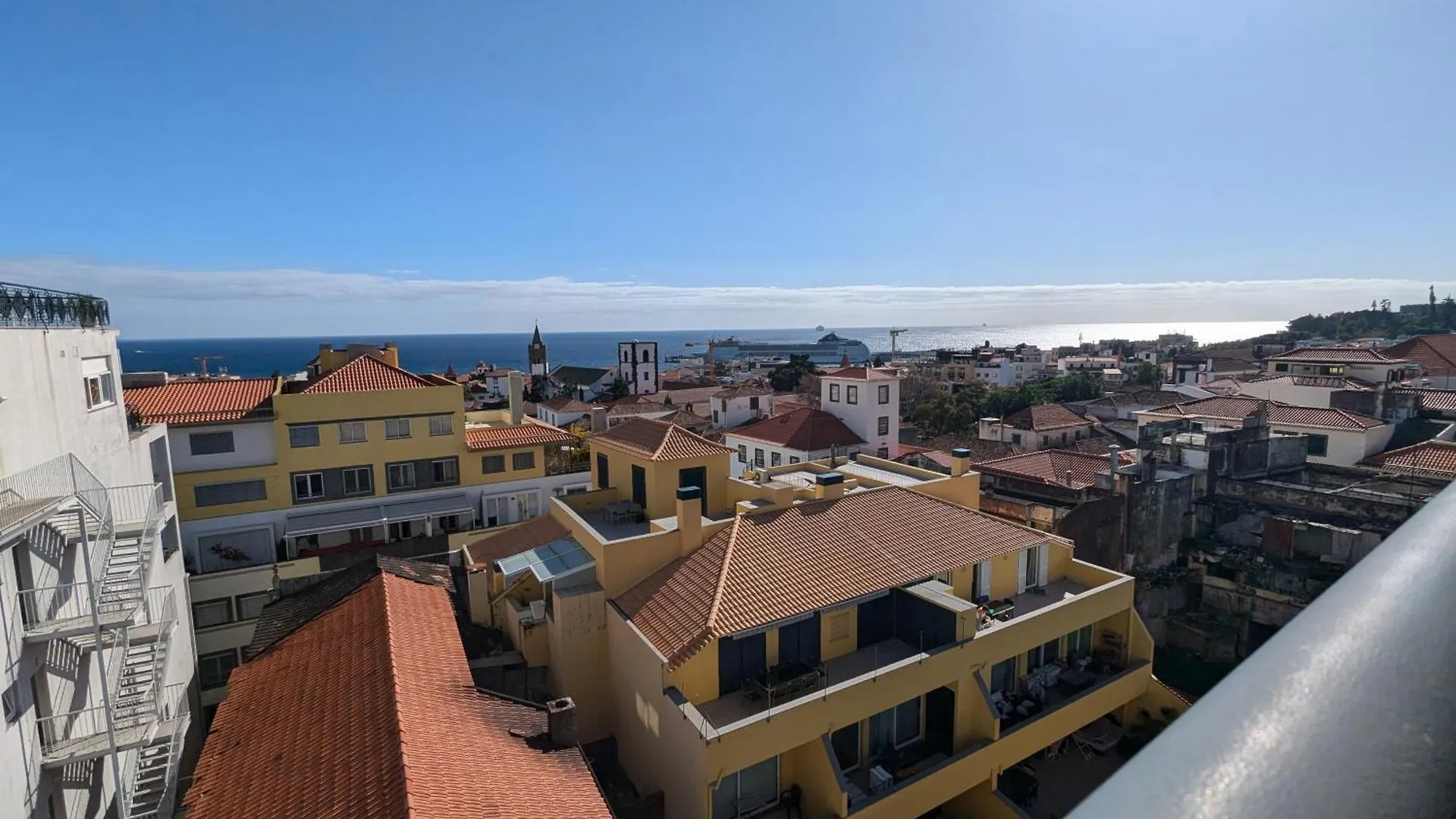 Apartment Top-Floor One-Bedroom Flats - Peaceful With Ocean And City Views Funchal